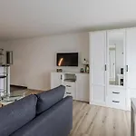 Alexandra 513 *